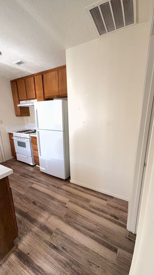 14848 Sequoia St #25 - Photo 6 of 12