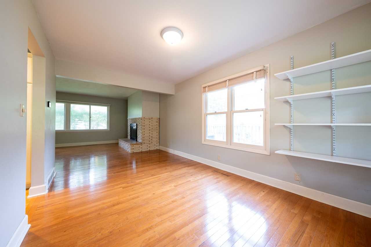 210 Orchard St N #1 - Photo 6 of 40