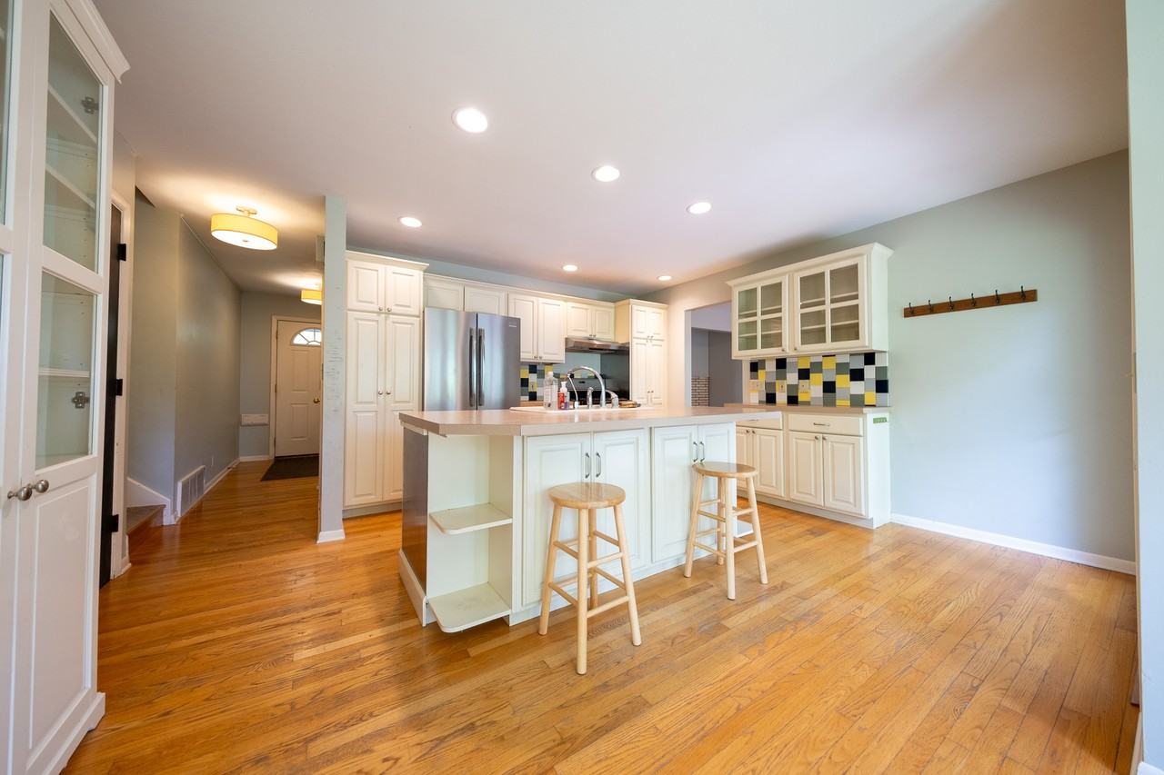 210 Orchard St N #1 - Photo 7 of 40