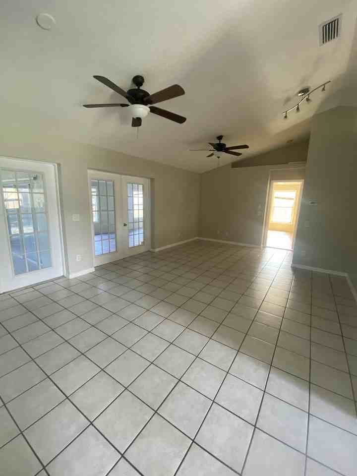 7413 Crock Avenue - Photo 5 of 22