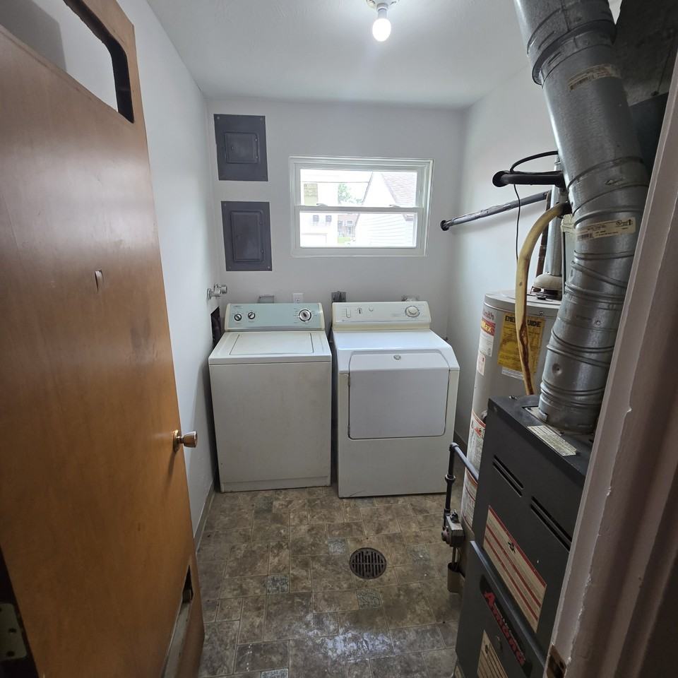 4621 Stockwell St #2 - Photo 3 of 16