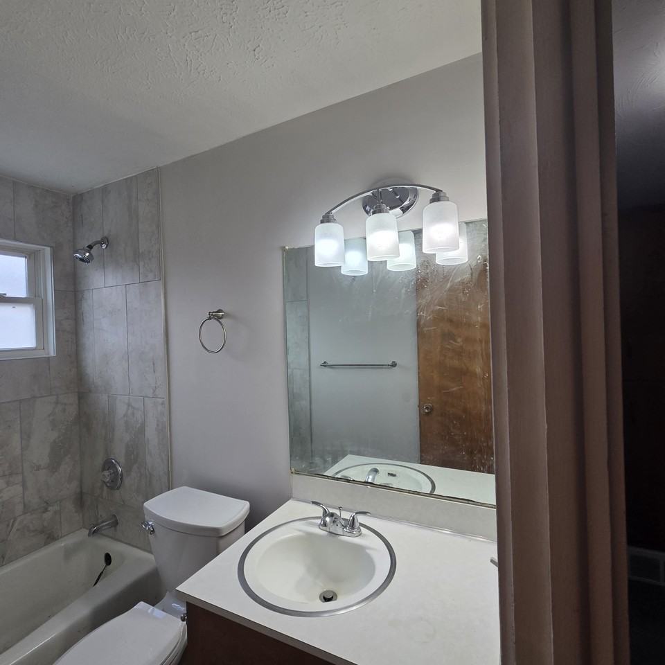 4621 Stockwell St #2 - Photo 5 of 16
