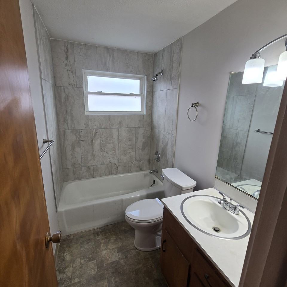 4621 Stockwell St #2 - Photo 6 of 16