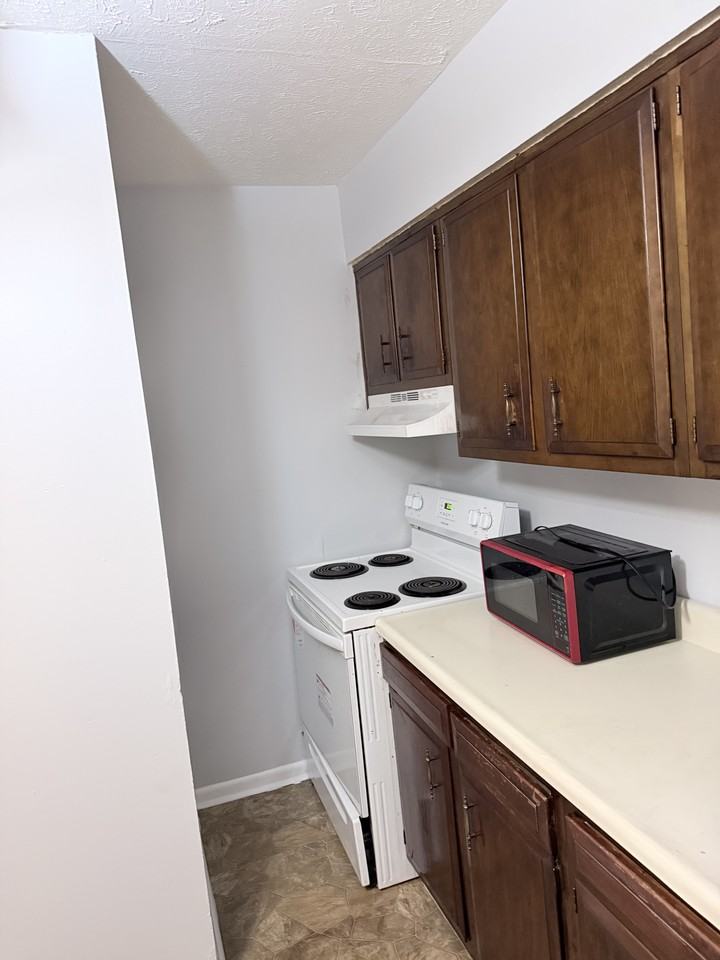 3204 Fordhaven Rd #1 - Photo 3 of 3