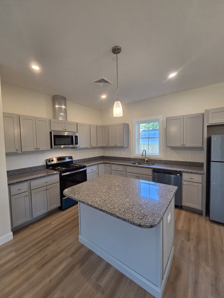 14 Beaver Way #A - Photo 3 of 12