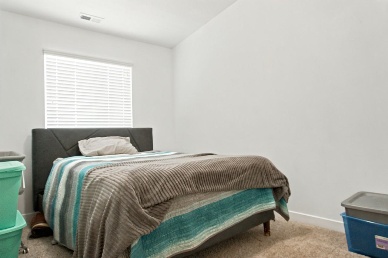 1096 Emerald Pools Lane - Photo 5 of 14