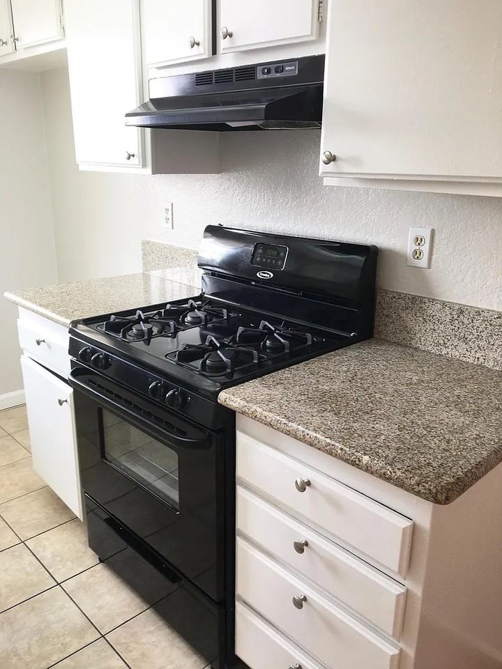 700 E Cedar Ave #205 - Photo 4 of 17