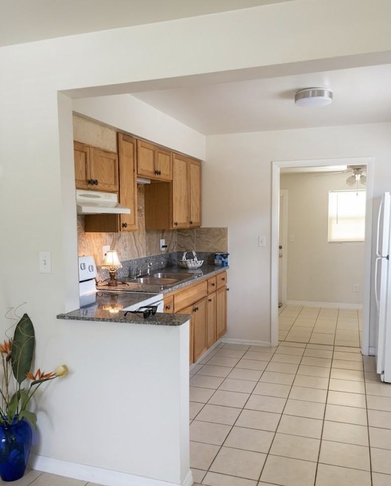 4004 Mindi Ave #2 - Photo 2 of 7