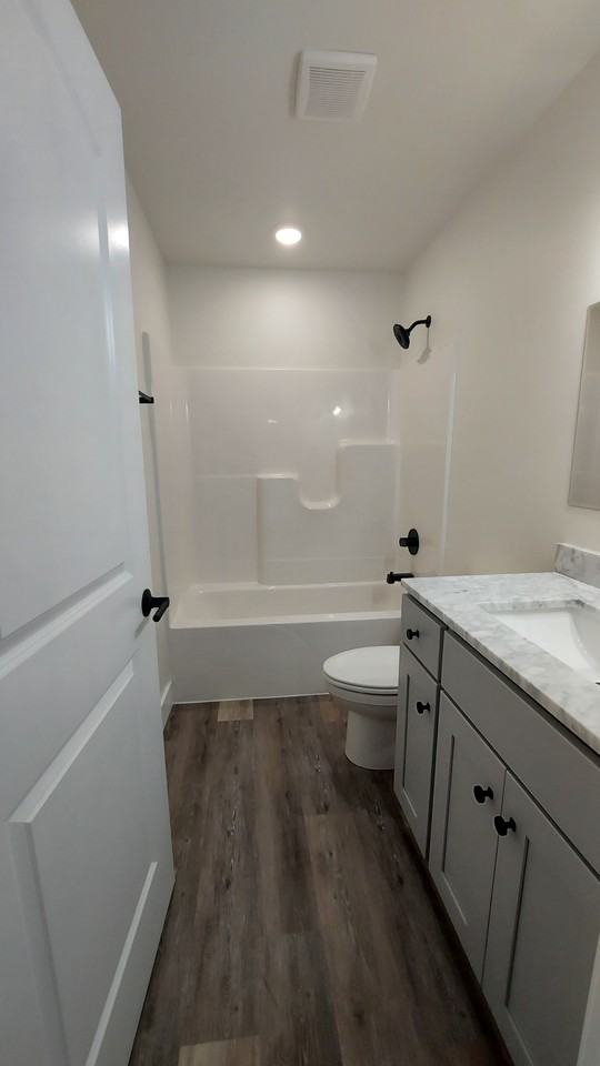 511 Eagle St #511 - Photo 4 of 11