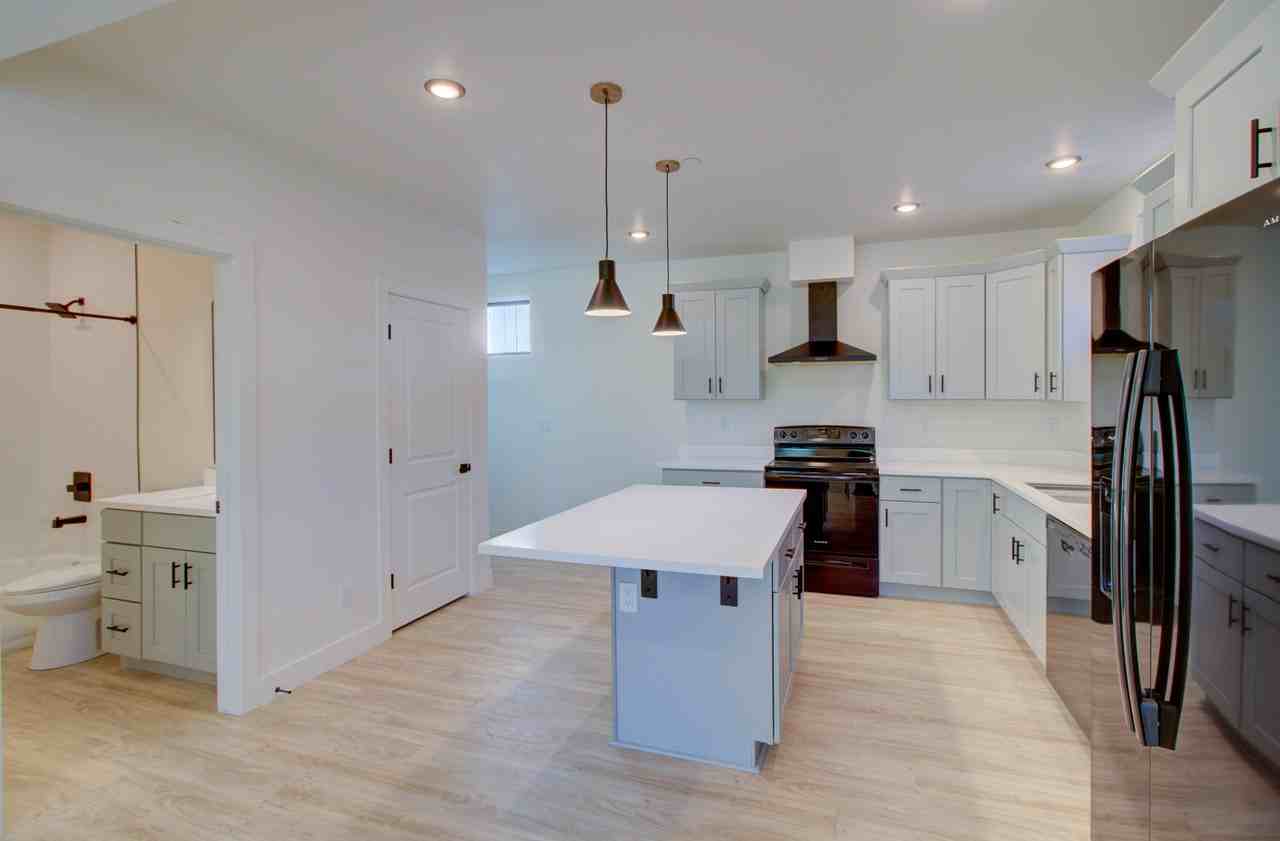 1206 E Jen Dr #101 - Photo 3 of 14