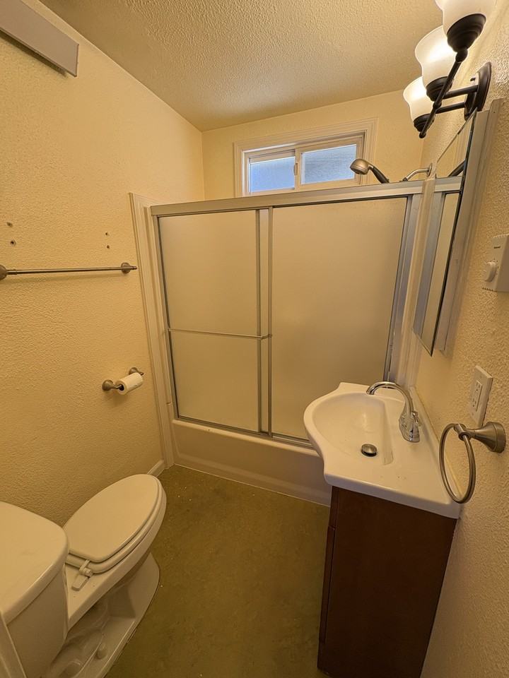 4701 Ne 55th Ave #4701 - Photo 4 of 6