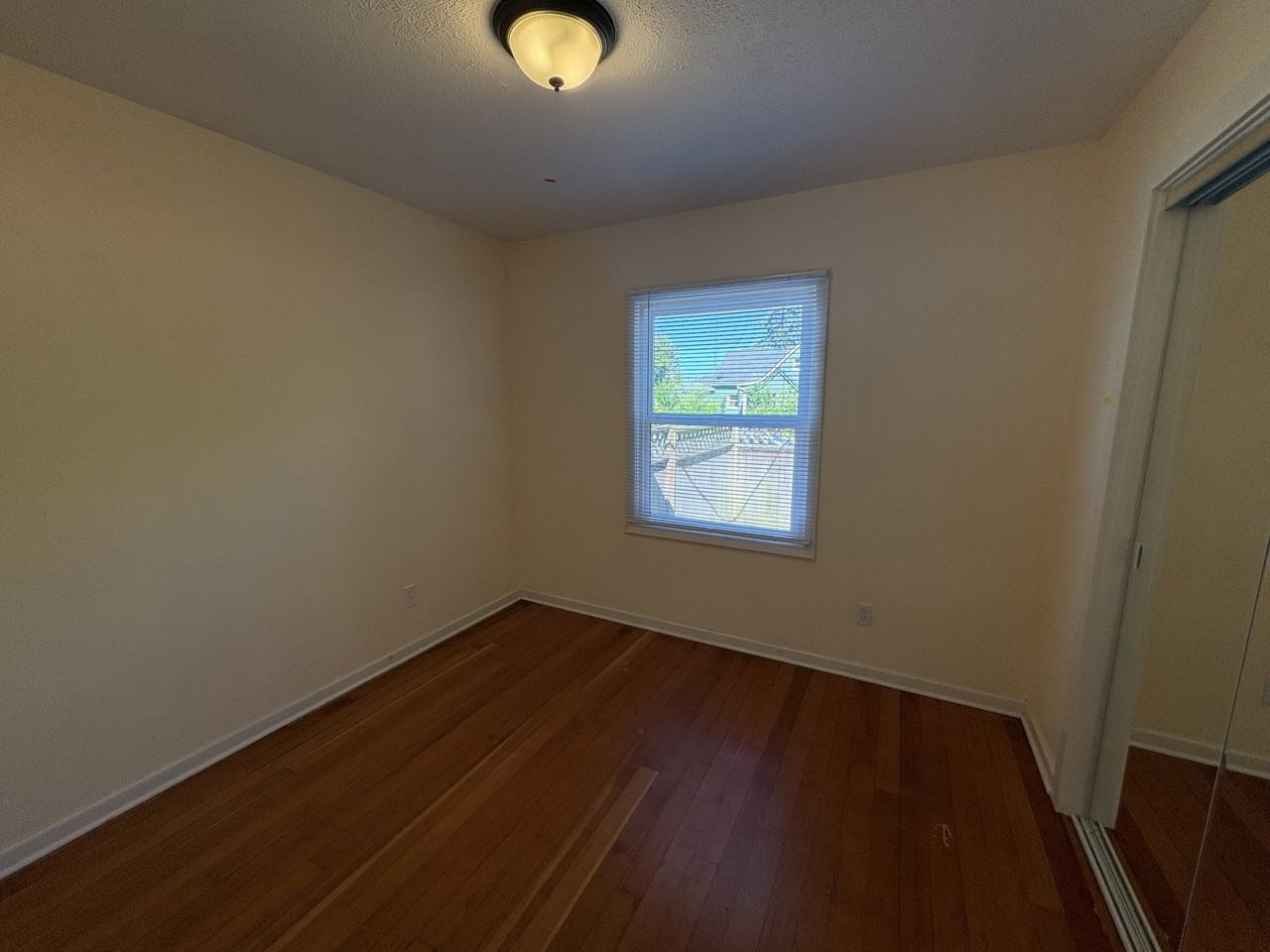 4701 Ne 55th Ave #4701 - Photo 5 of 6