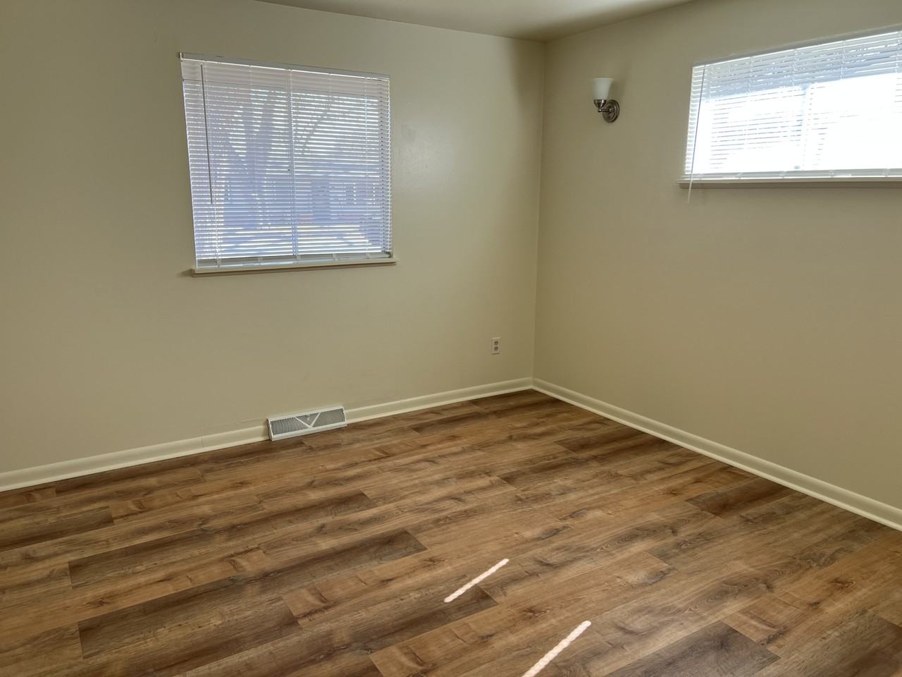 1033 Grant St #1 - Photo 7 of 18