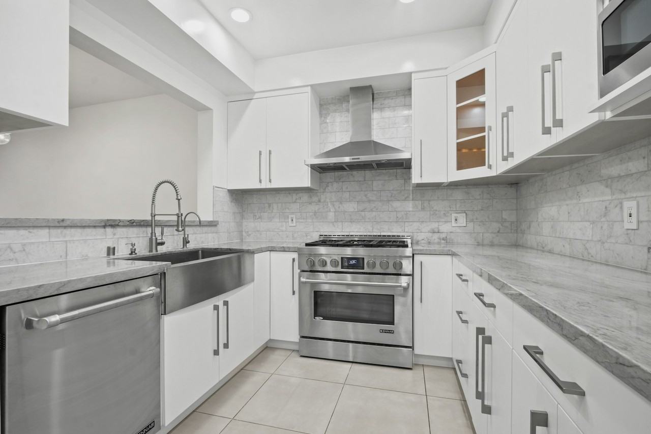 1133 24th Street unit 11 - Photo 6 of 20