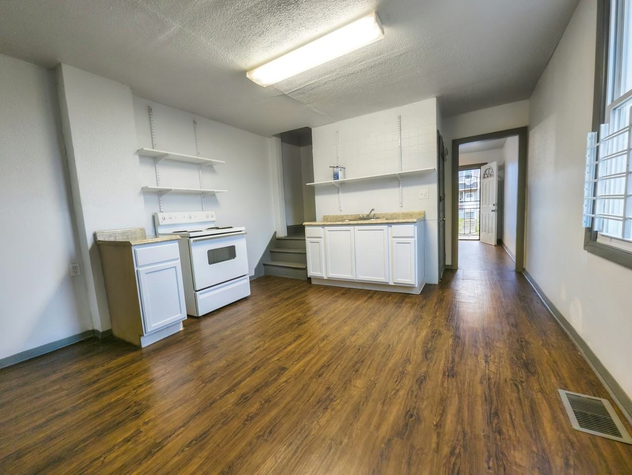491 East Morrill Avenue - Photo 4 of 21