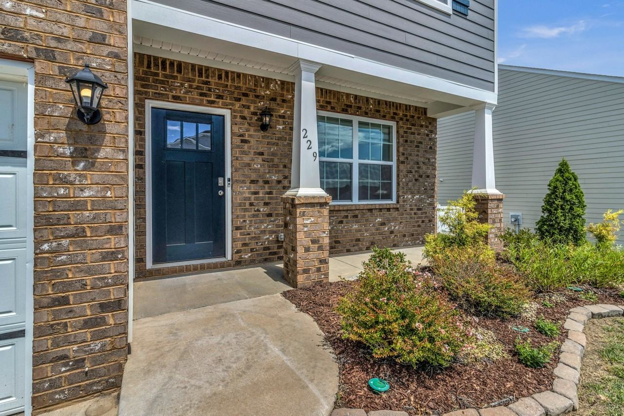 229 Marathon Lane - Photo 6 of 48