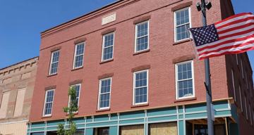 featured image of 400 S Superior St