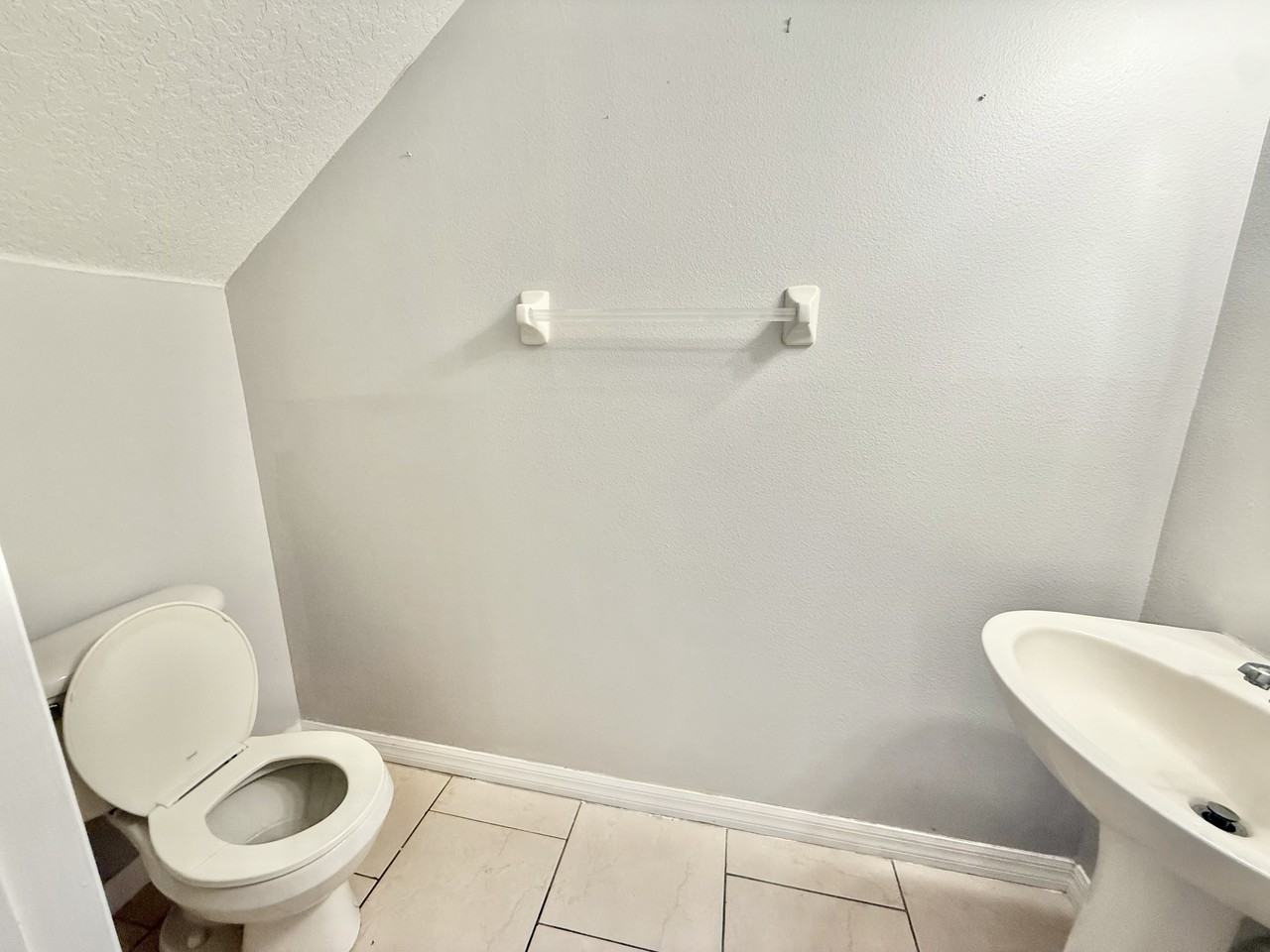 609 Cresting Oak Cir #1 - Photo 7 of 20