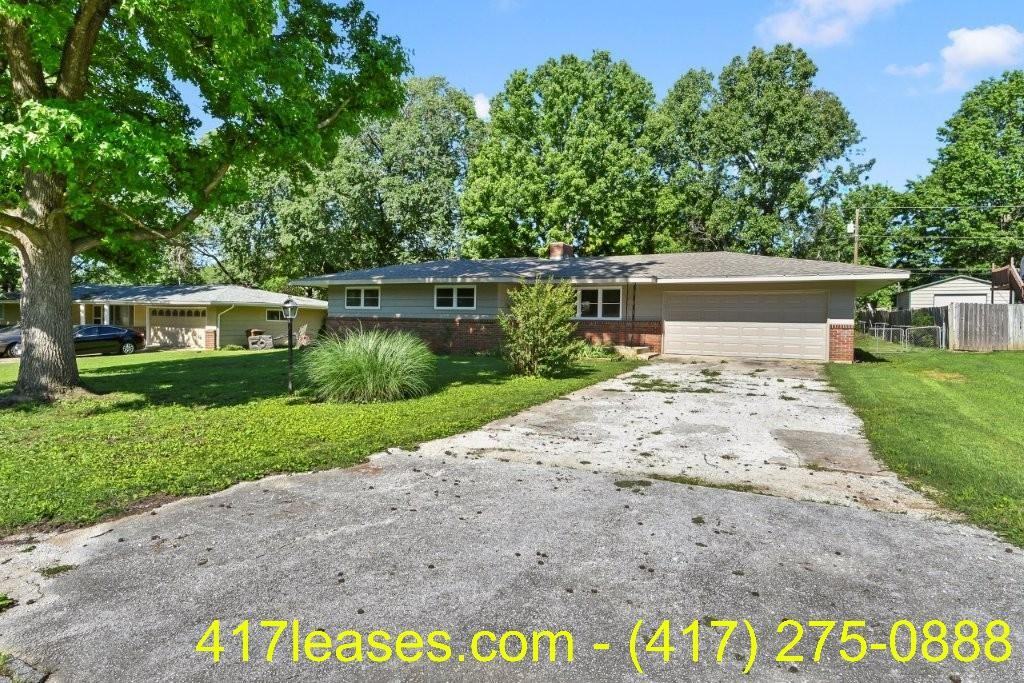 203 S White Oak Ave #1 - Photo 4 of 20