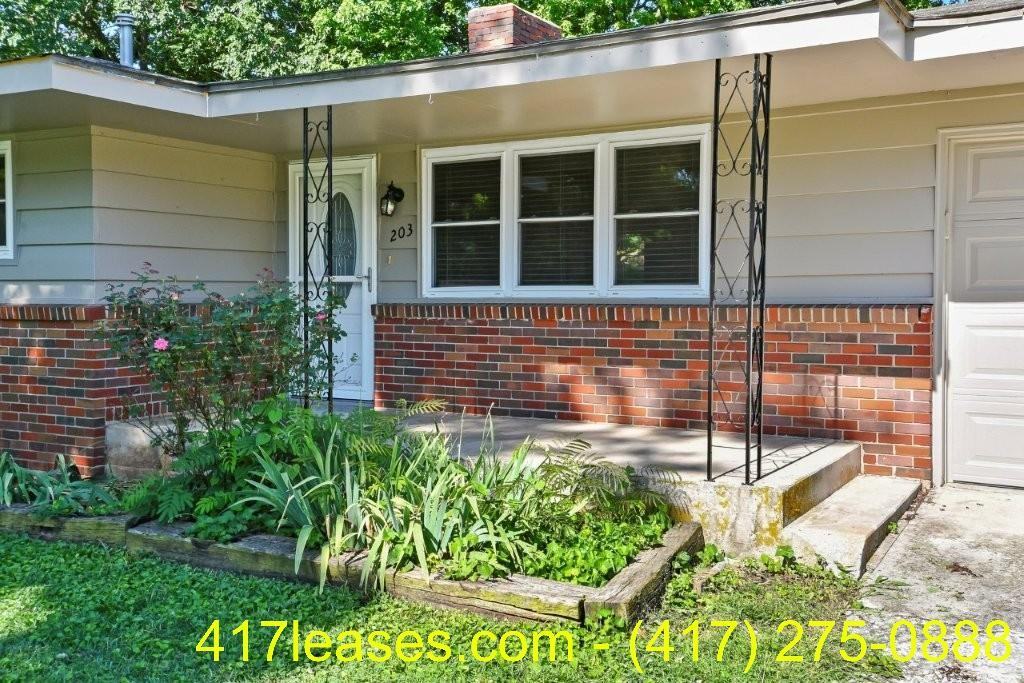 203 S White Oak Ave #1 - Photo 7 of 20