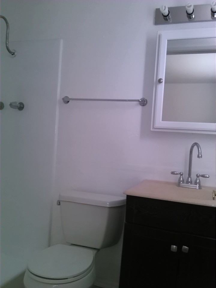 518 W 13th St #1 - Photo 5 of 9