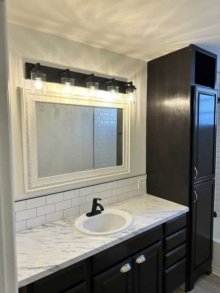 436 East 6th Street - Photo 7 of 12