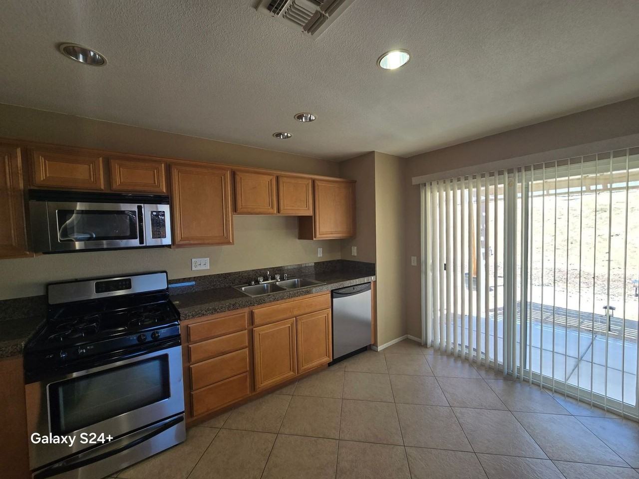 5254 Verenda Ave - Photo 7 of 18