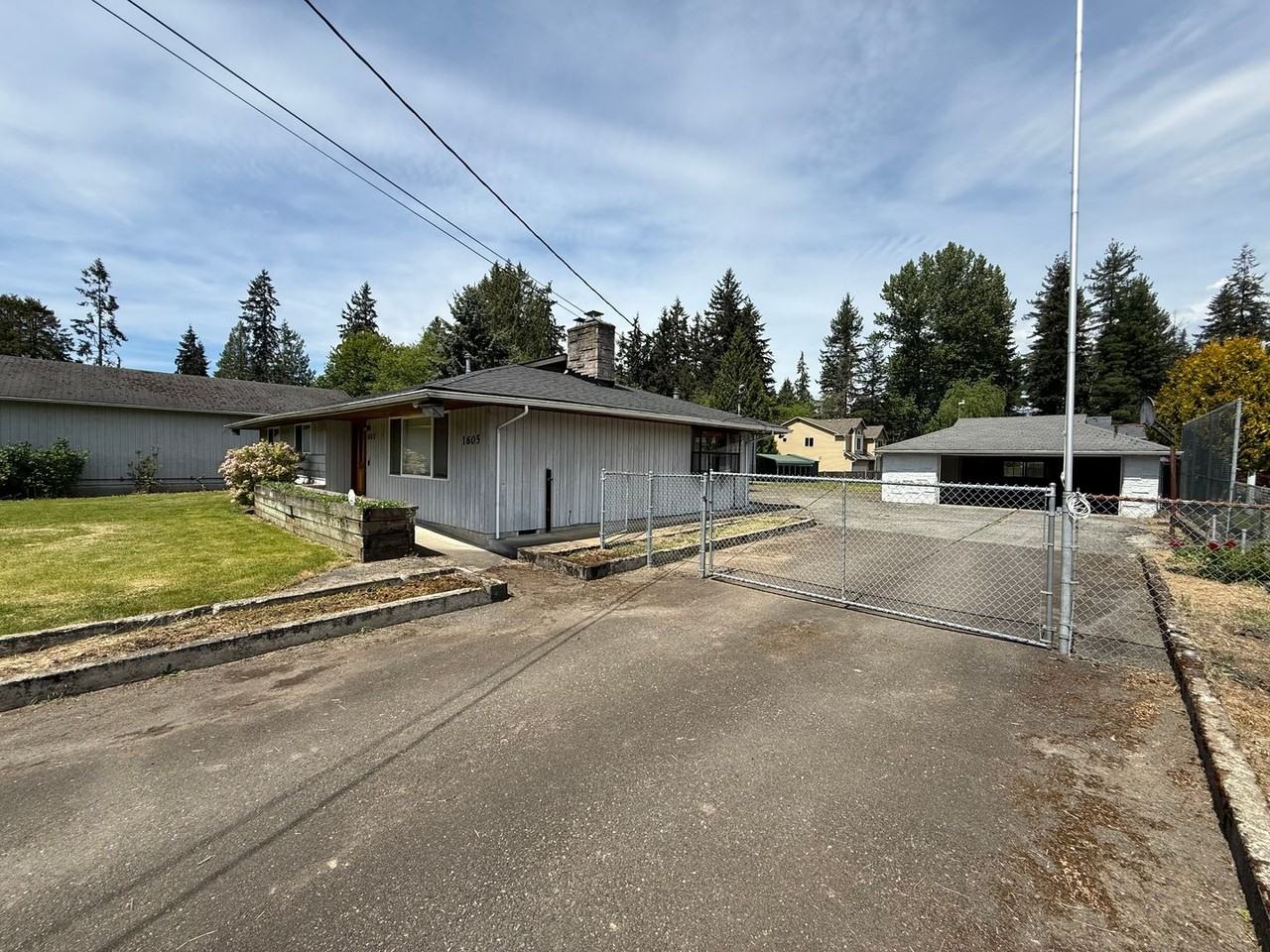 1605 126th St Se - Photo 2 of 50