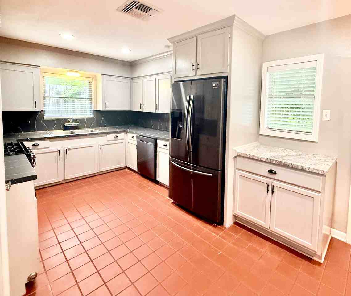 809 Woodstock St #NA - Photo 3 of 24