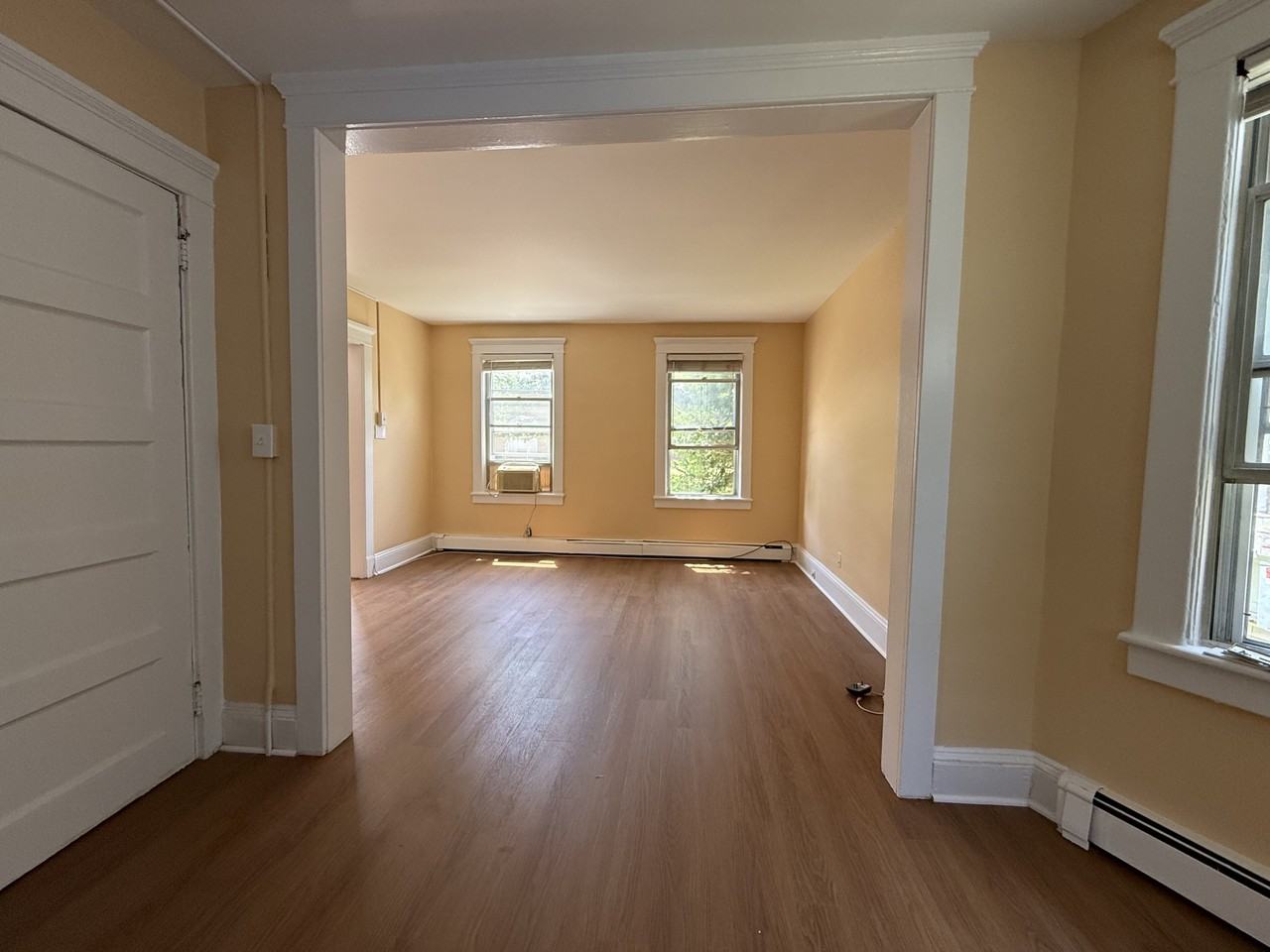 311 Magnolia St #1F - Photo 3 of 5