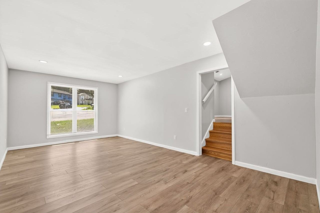 2136 Sara Ashley Way - Photo 4 of 35