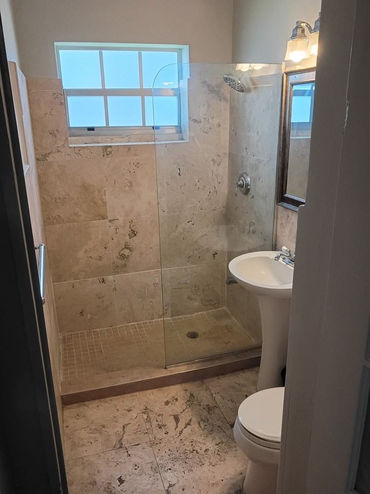 1616 Michigan Ave #4 - Photo 7 of 11