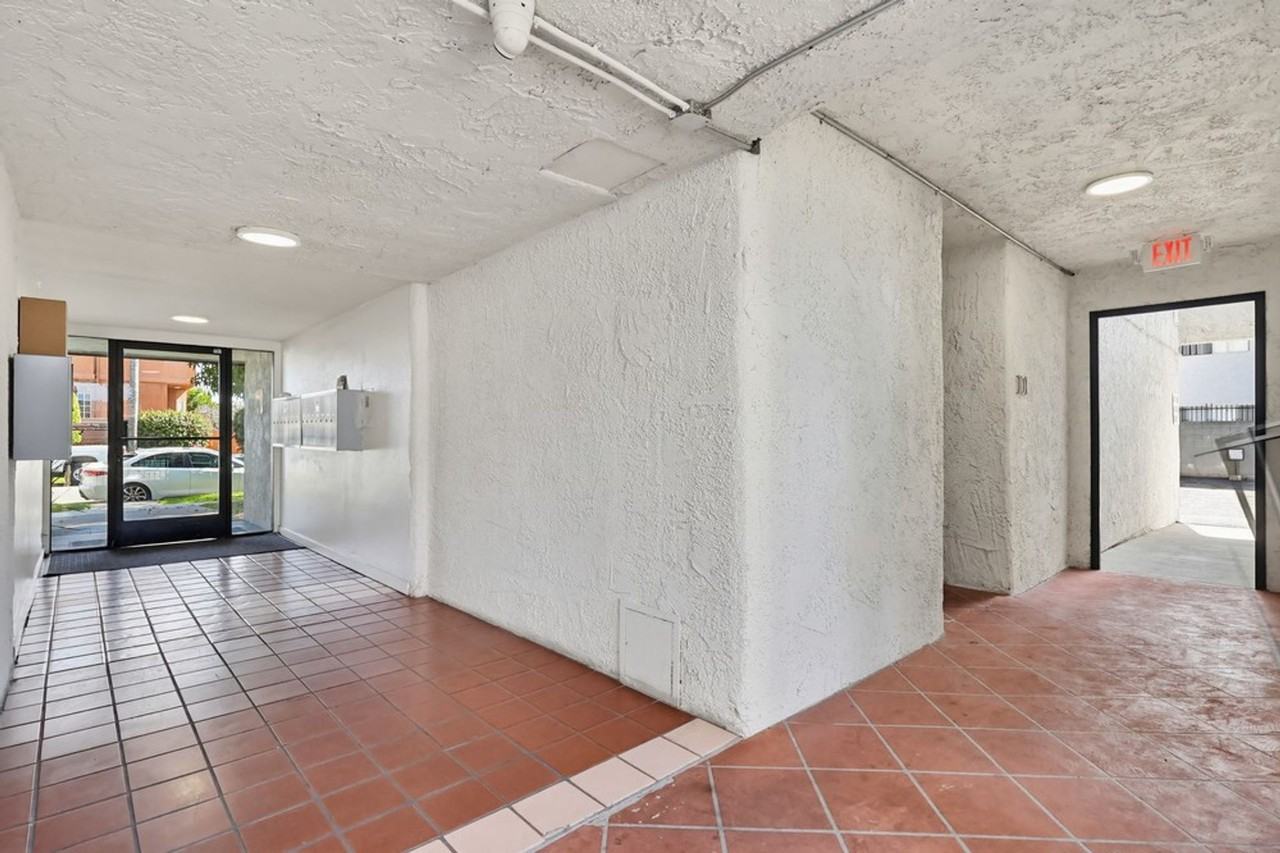14709 S Budlong - Photo 4 of 17