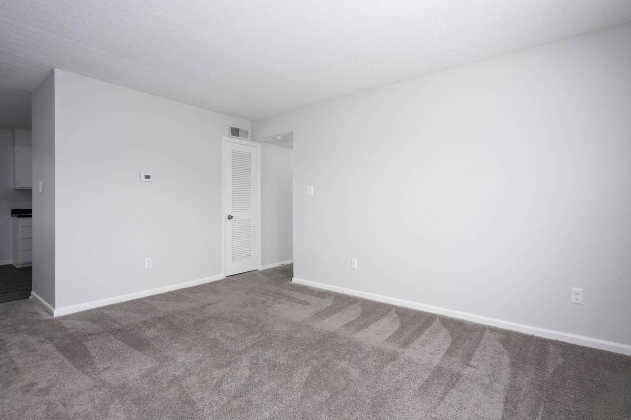 Countryside Villa Apartments - Photo 3 of 34