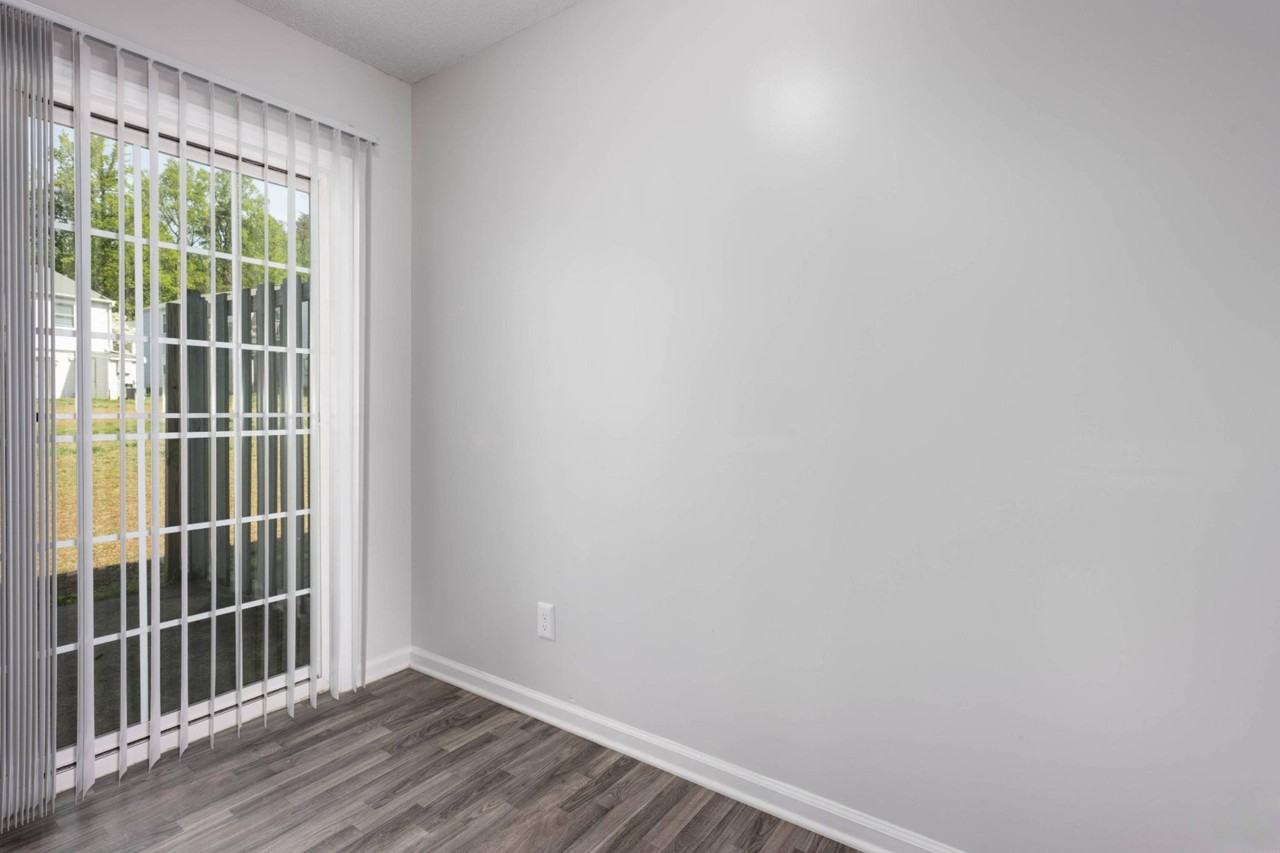 Countryside Villa Apartments - Photo 4 of 34