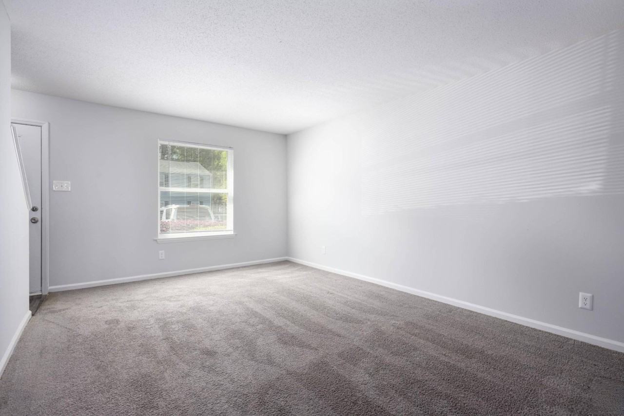 Countryside Villa Apartments - Photo 5 of 34