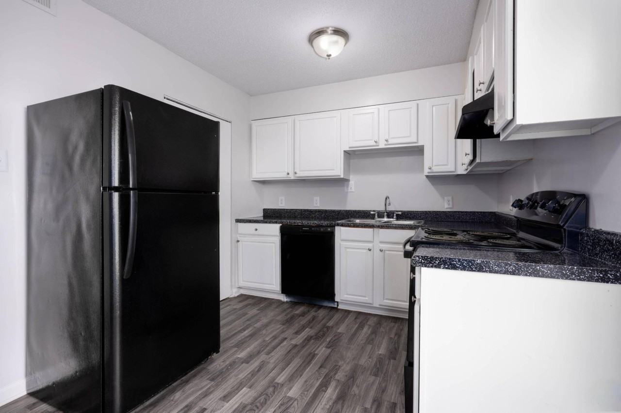 Countryside Villa Apartments - Photo 7 of 33