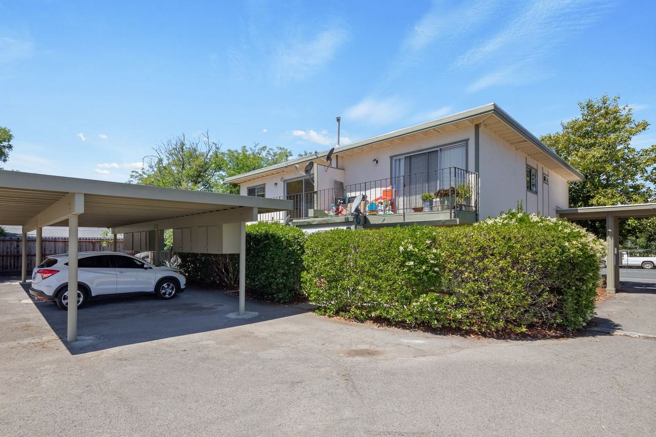 Genaro Mendoza Montecito Blvd.(Building 6204) - Photo 3 of 4