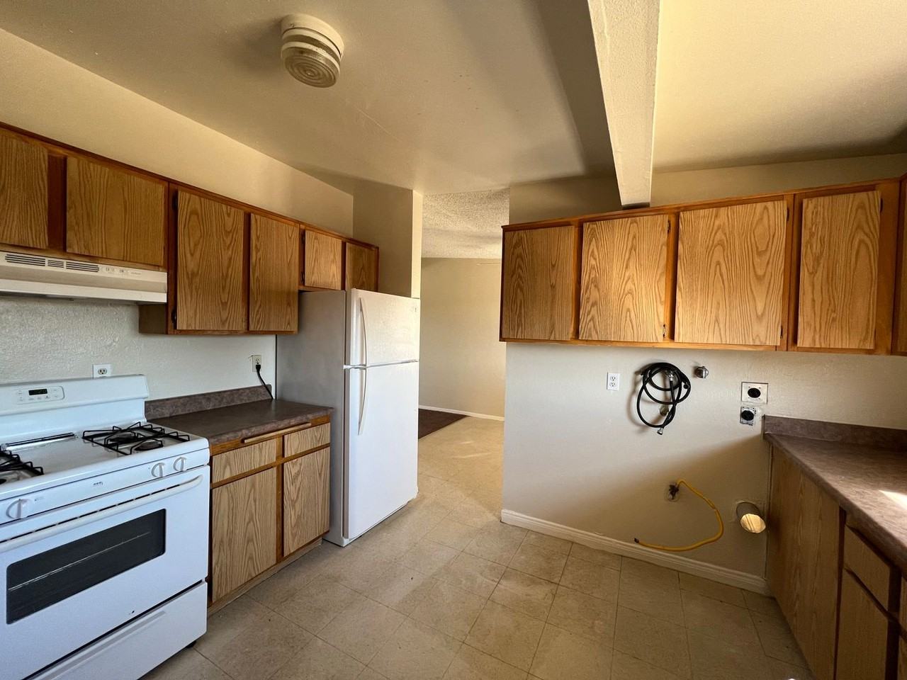 312 Sahara Dr - Photo 4 of 9