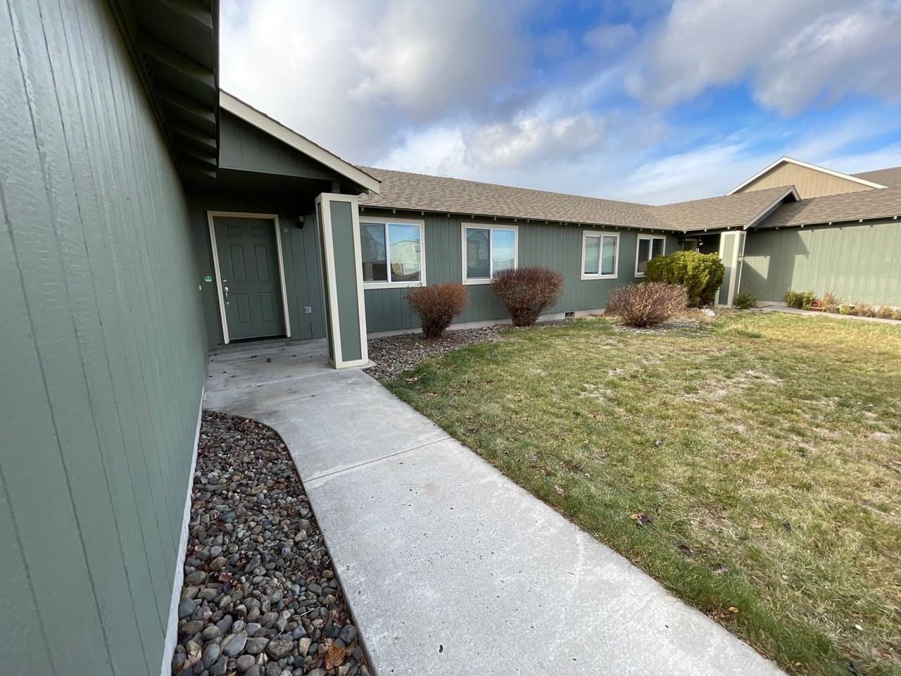 822 Se Maui Ln - Photo 2 of 18