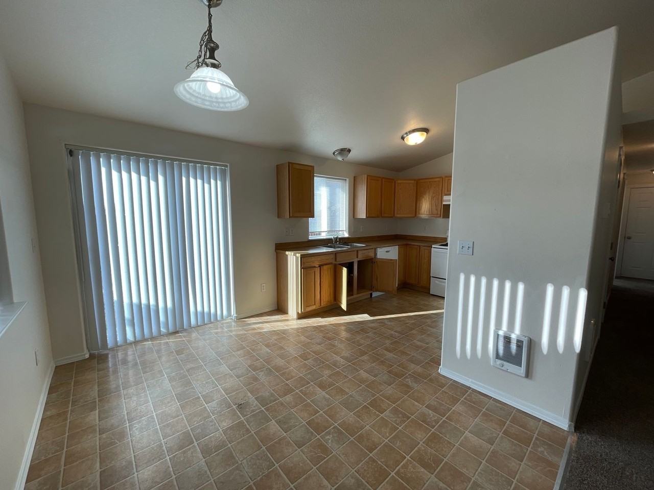 822 Se Maui Ln - Photo 6 of 18