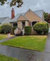 featured image of 1635 Roosevelt St Ne
