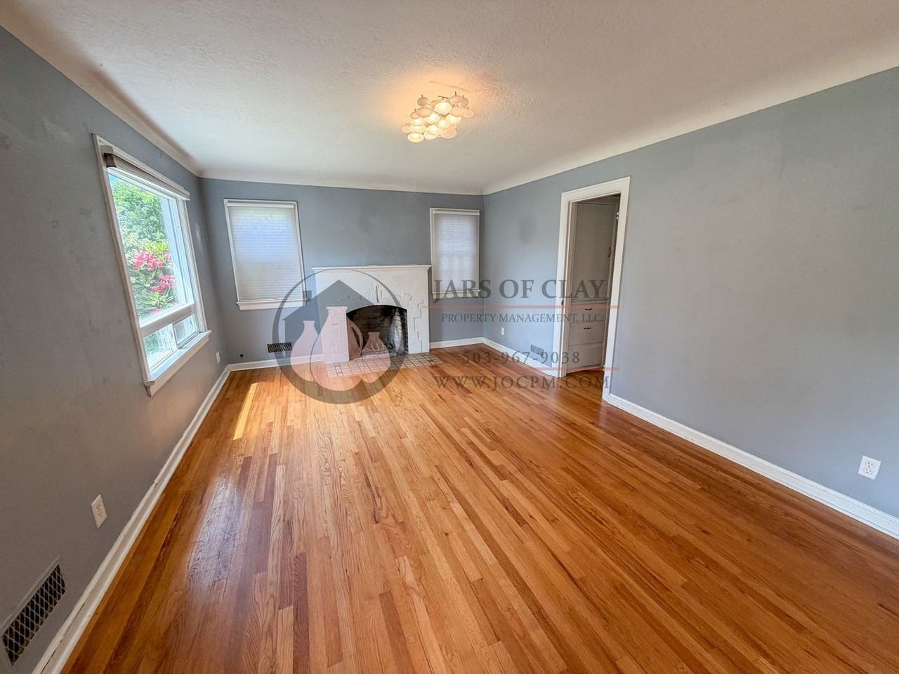 1635 Roosevelt St Ne - Photo 2 of 14