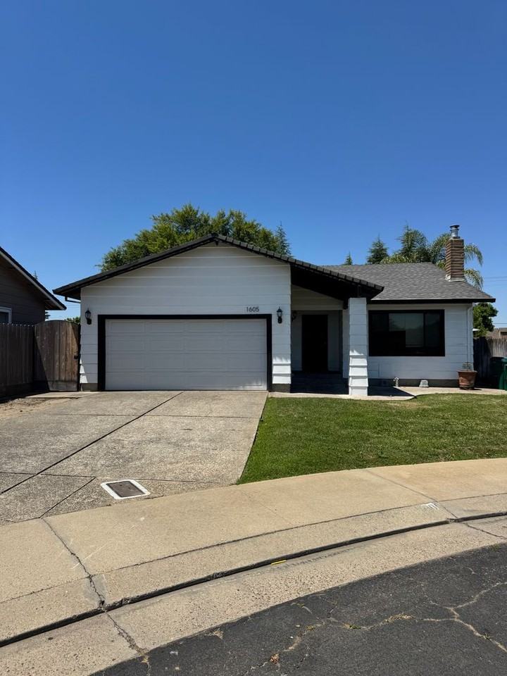 1605 Sutter Ln - Photo 2 of 21