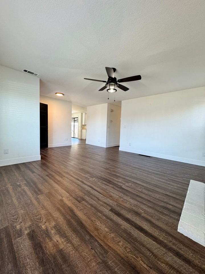 1605 Sutter Ln - Photo 6 of 21