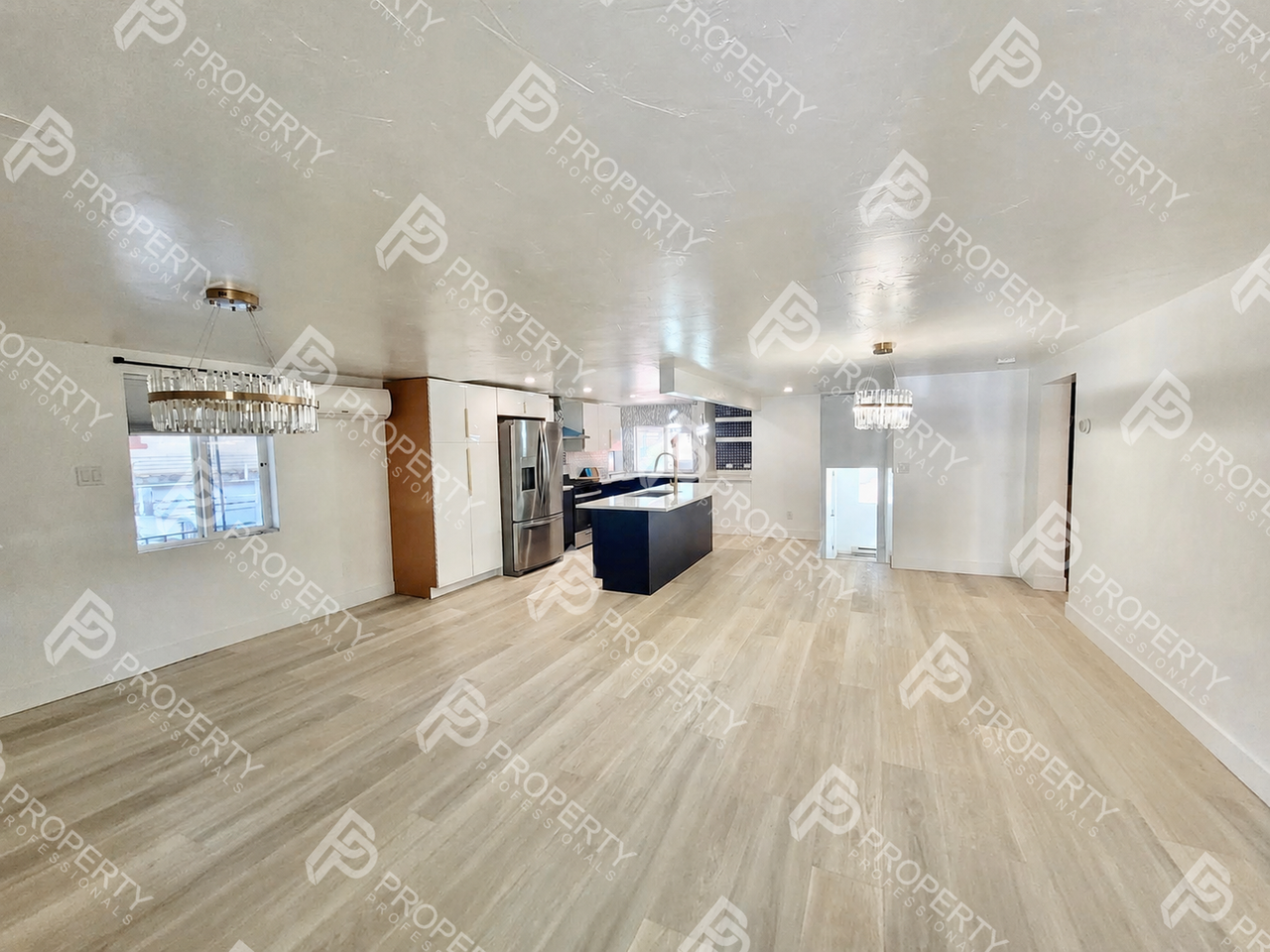 221 W 5th St - Photo 2 of 22