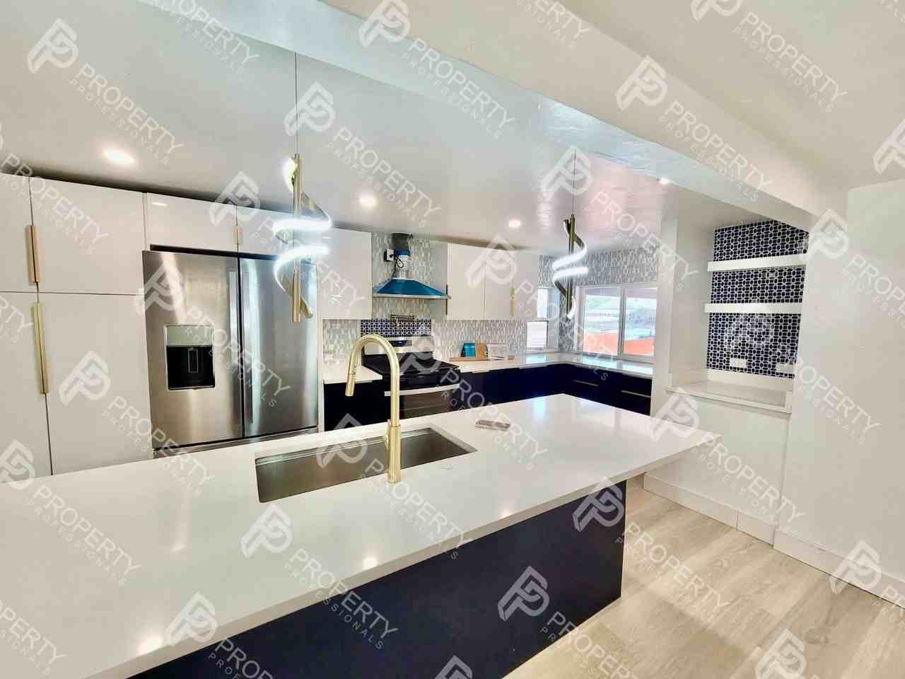 221 W 5th St - Photo 6 of 22