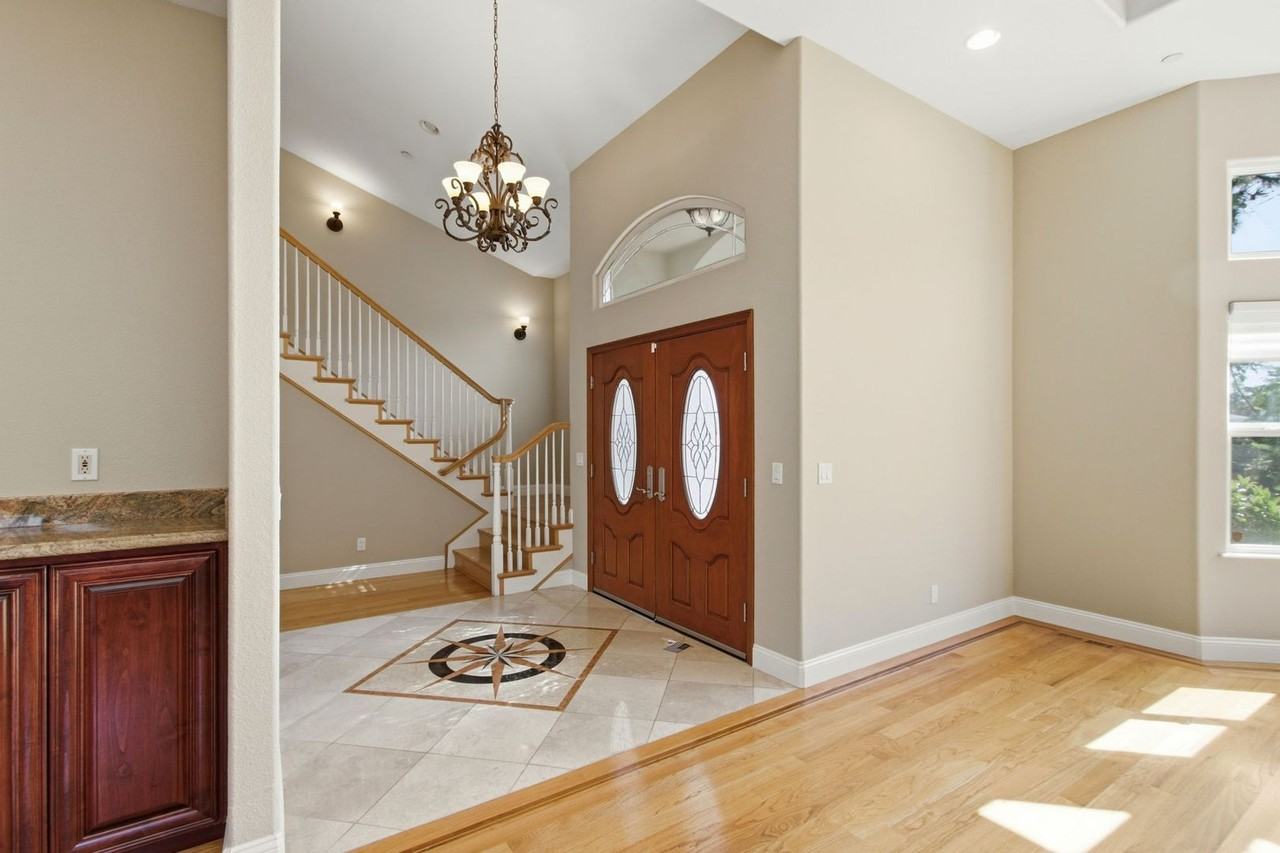 1367 Ramon Dr - Photo 4 of 25