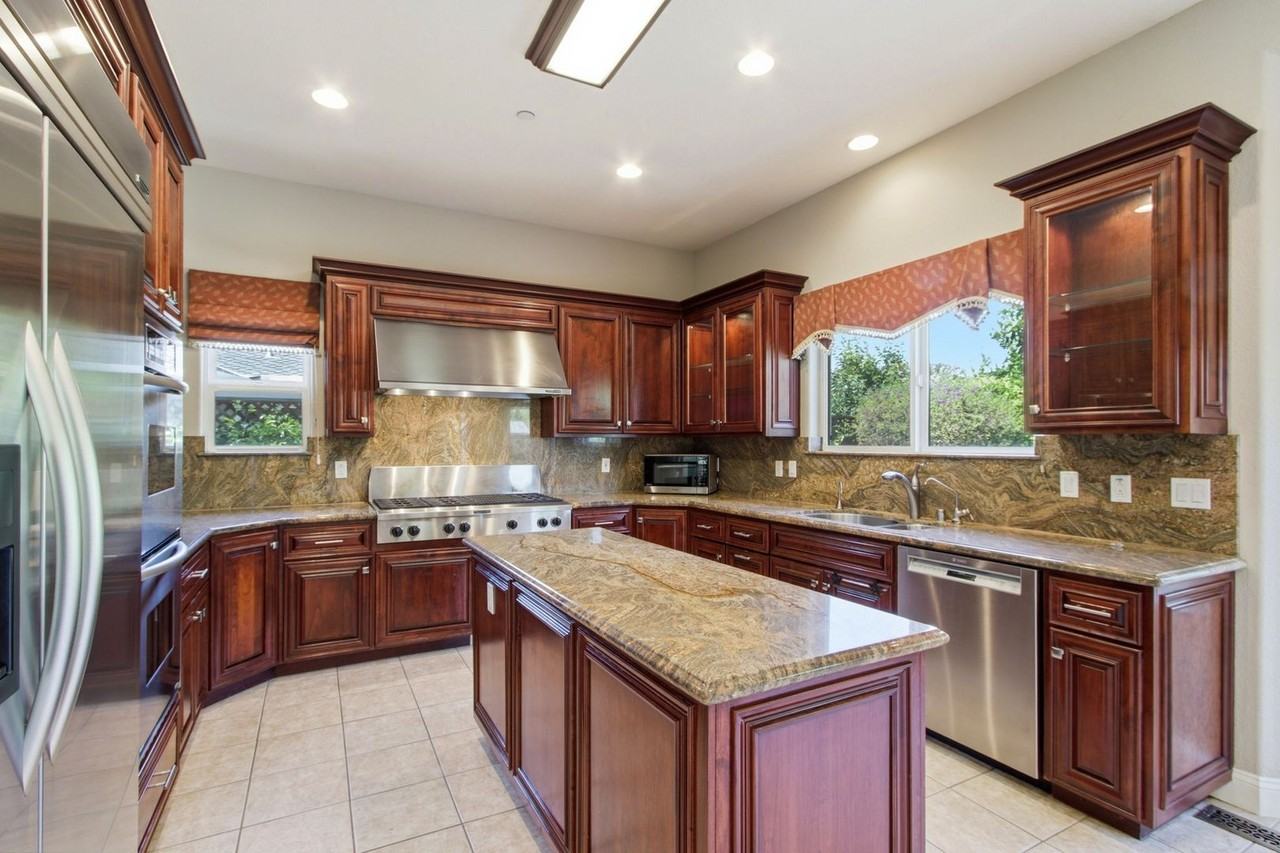 1367 Ramon Dr - Photo 5 of 25