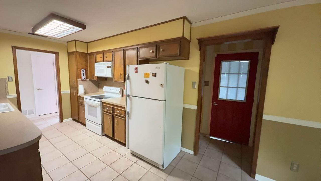 415 Orchid Dr - Photo 3 of 16